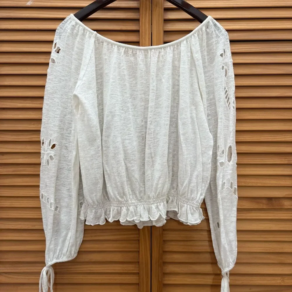 Free people Blouse with cut out Details size small